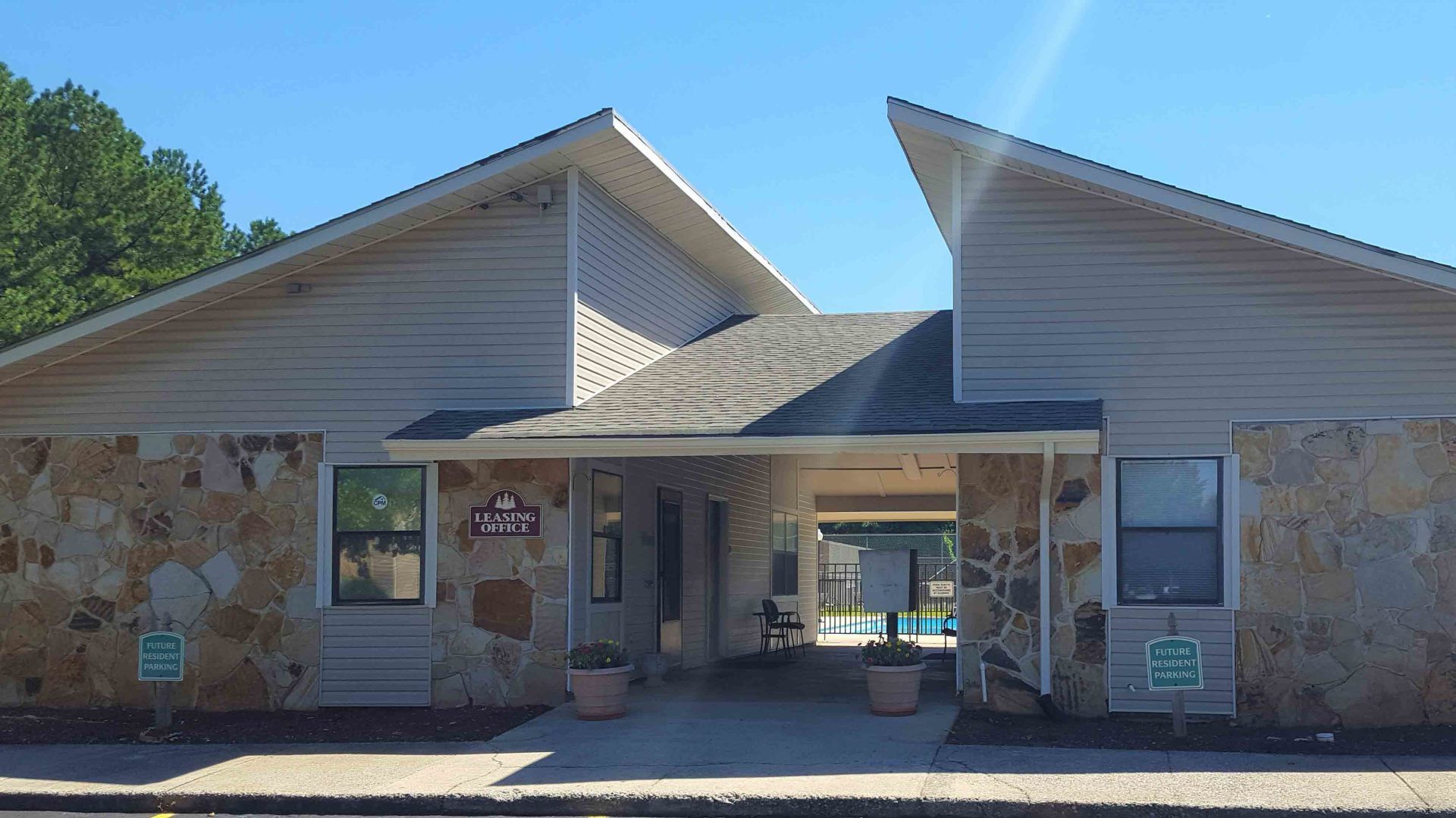 Pinehurst leasing office 2