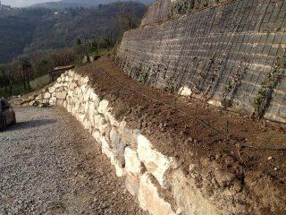 altro esempio di diga di pietra