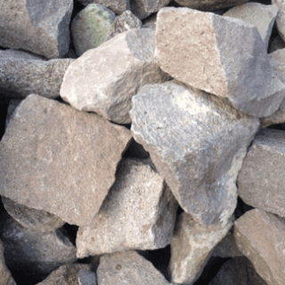 altro esempio di pietre accatastate 5