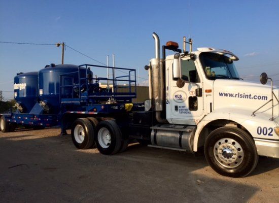 Shipping service preparing a transport service in Laredo, TX