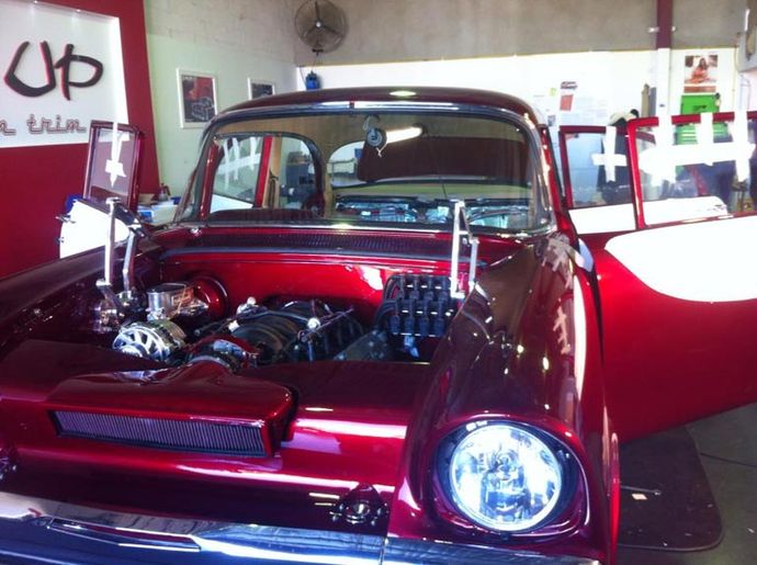 bonnet-red-car bonnet-red-car