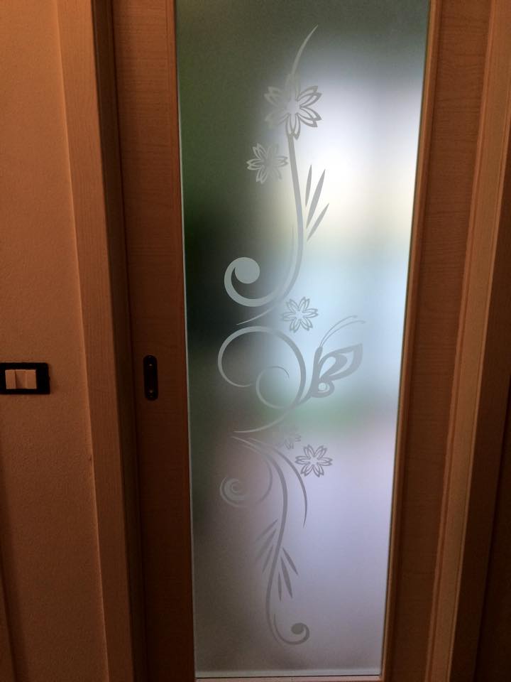 serigrafia su vetro per porte