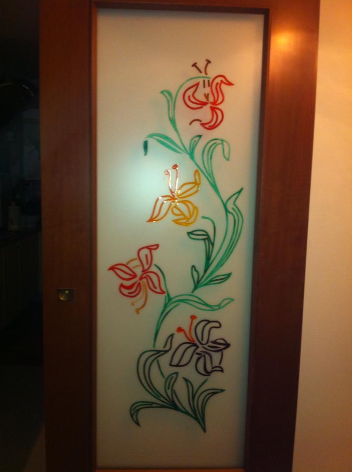 vetro con decorazione a fiori per porta