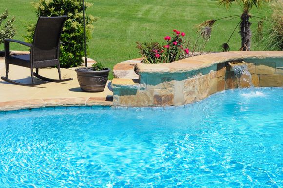 bocchettone della piscina