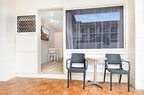 self-contained queen studio