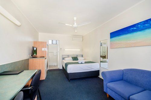 standard queen room