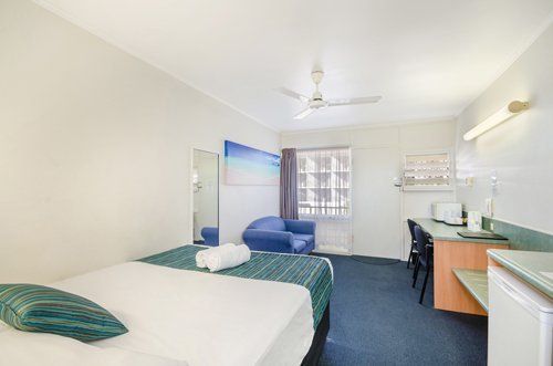 standard queen room