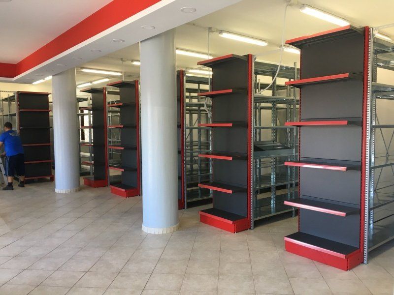 scaffalature e pilastri