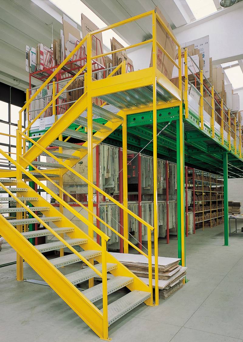 scaffalature gialle