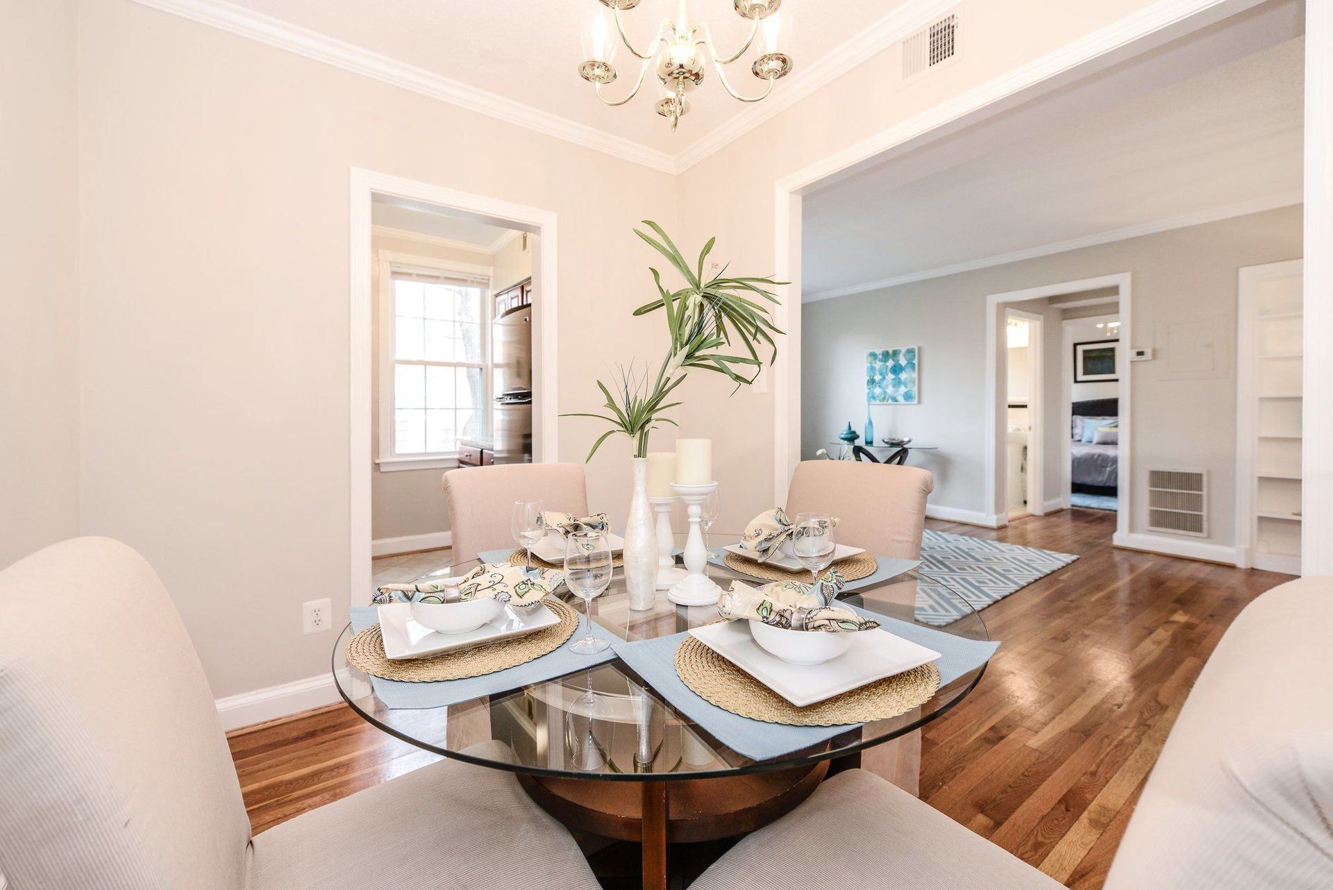 Delightful Dining Room for your Delicious Dishes
