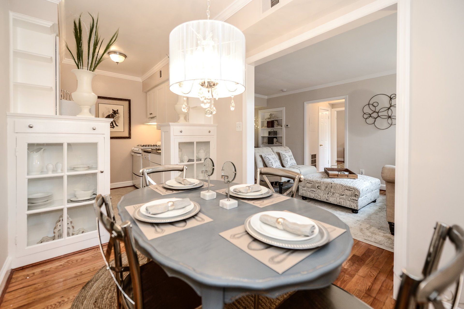 Stylish Dining Room with Fun Features!