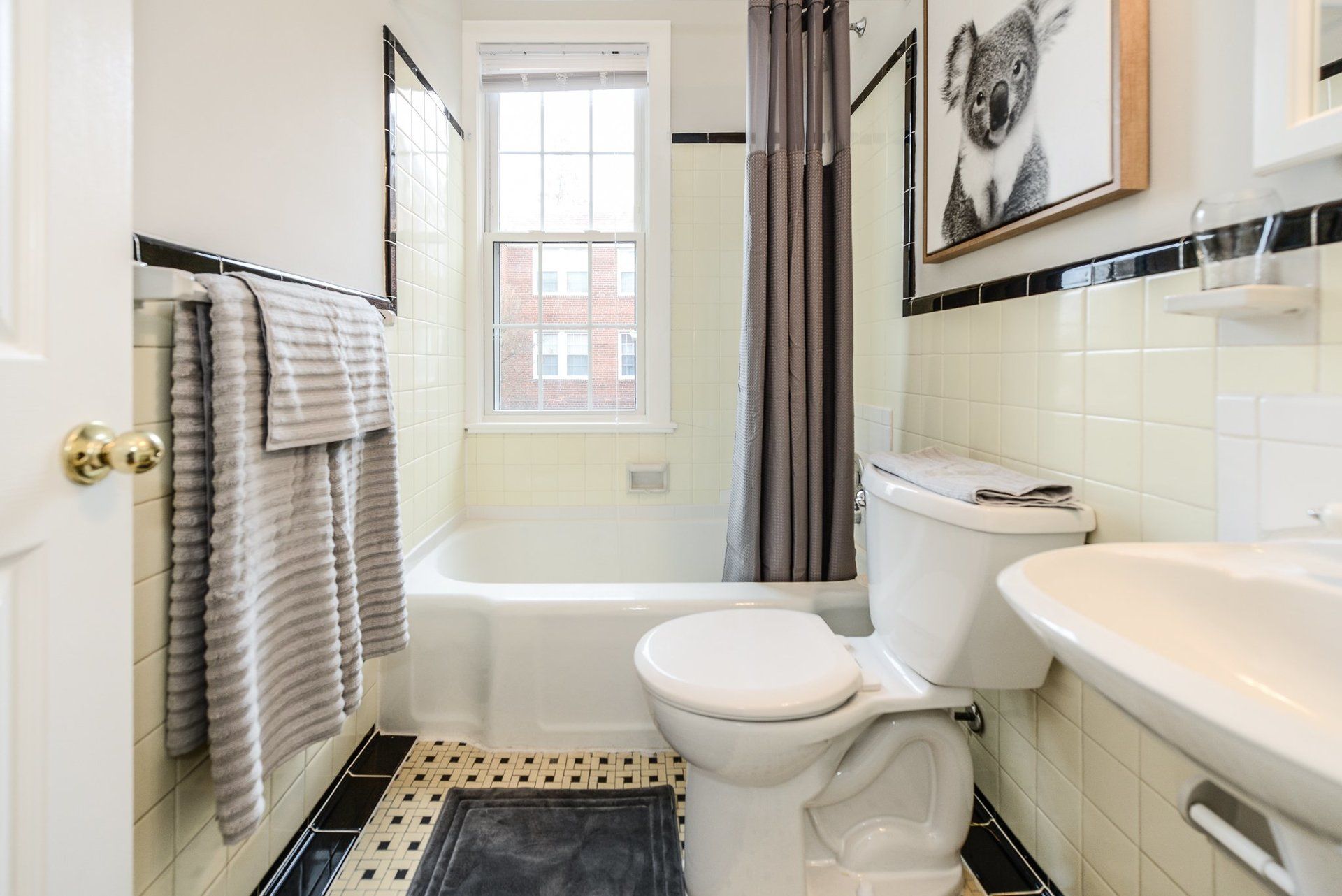Relax in a Bubble Bath Soaking Tub!