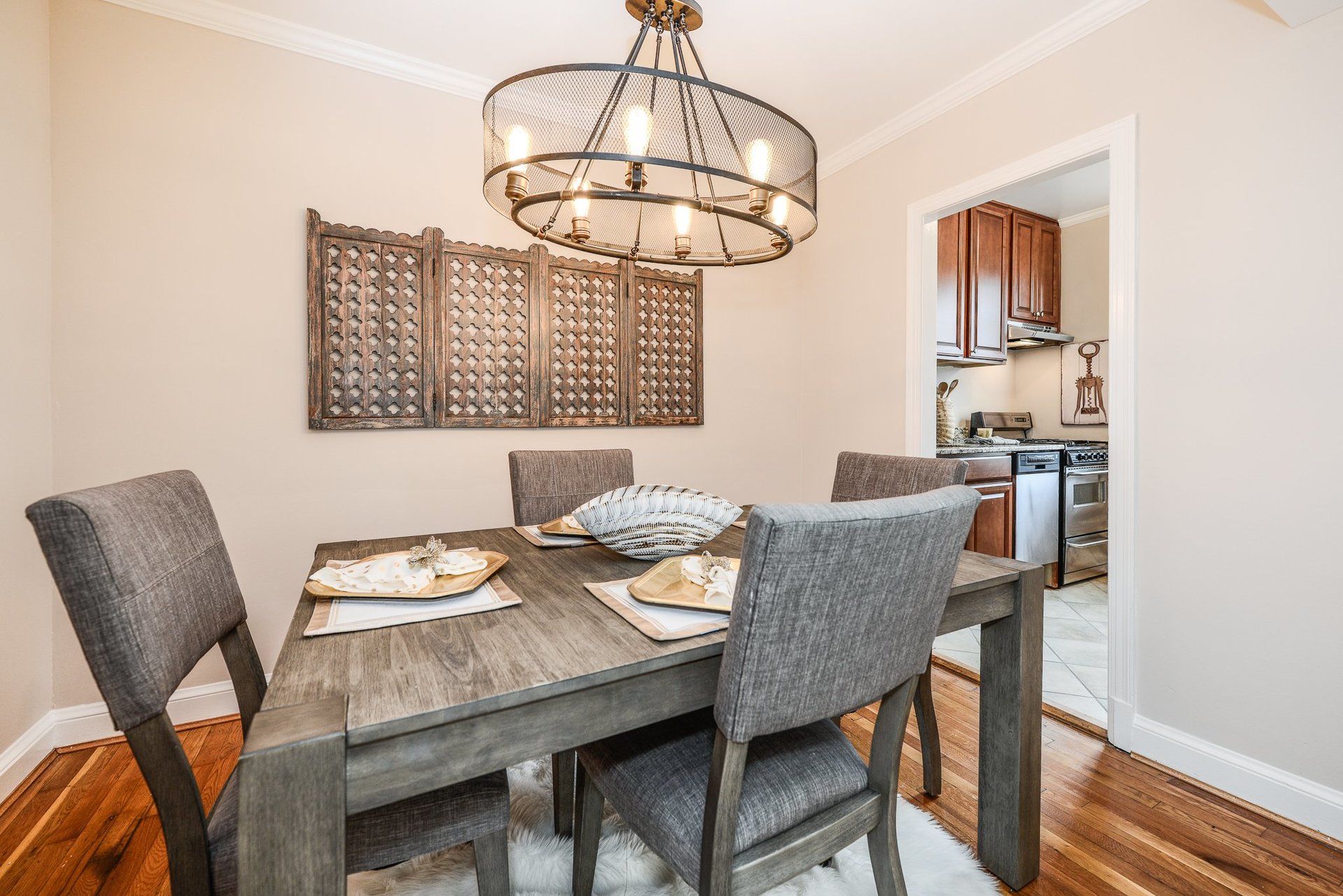 Perfect Space for an Intimate Dinner Party
