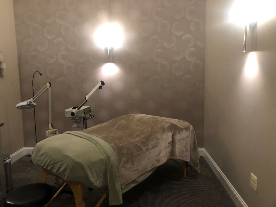 Spa Treatment Bed — Oceanport, NJ — Red Birch Spa