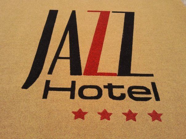 moquette con logo hotel moquette con logo hotel