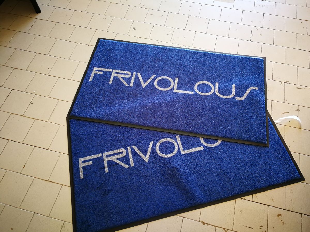 moquette blu accesso