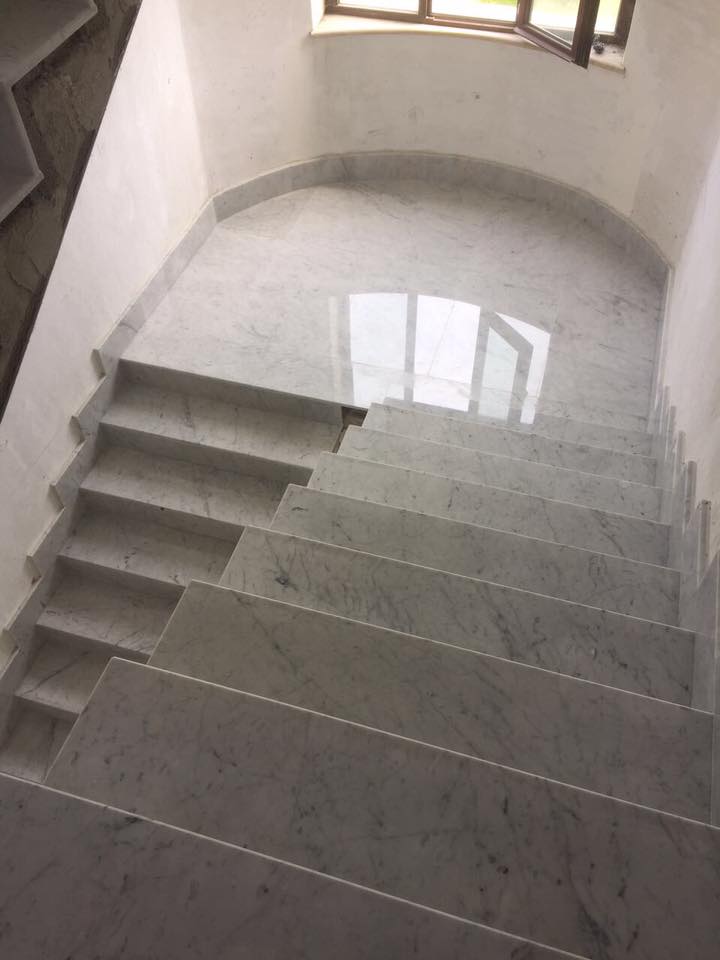 Due rampe di scale