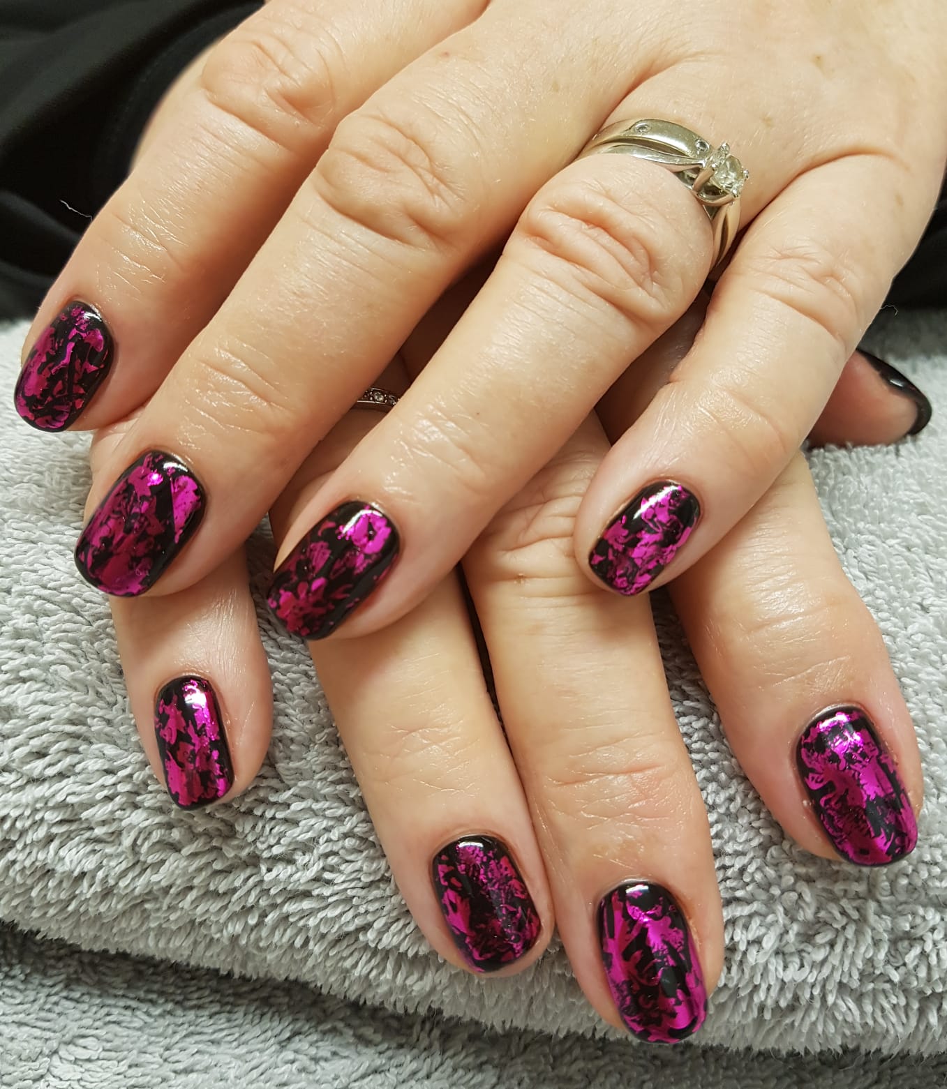 red gel nails