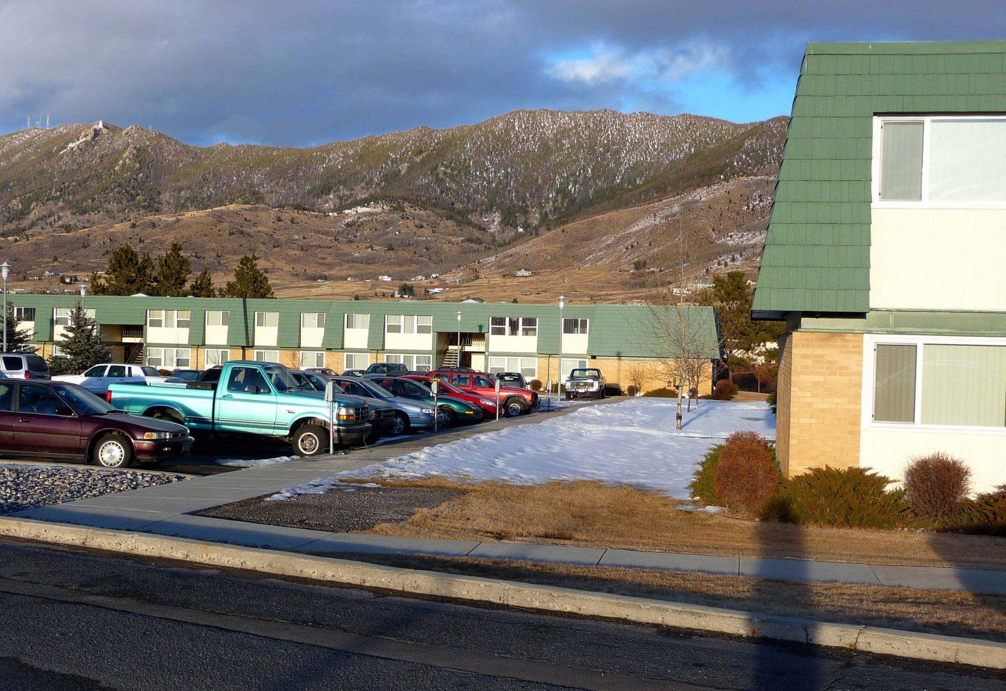 Manor View Apartments Parking Lot