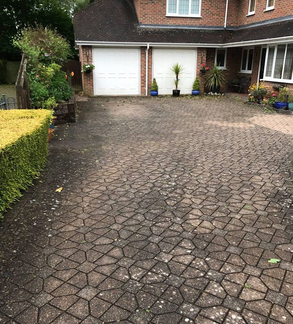 Driveway before image 01