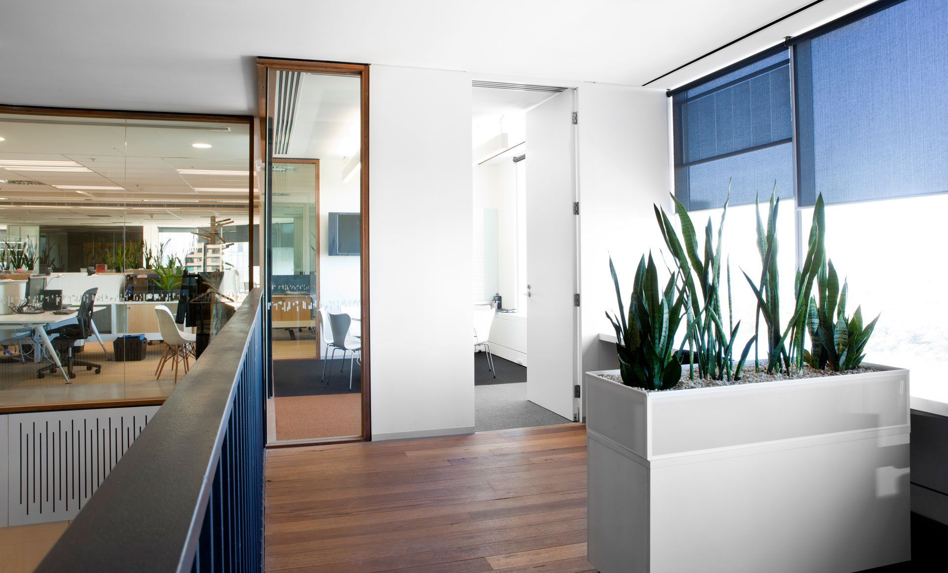 COMMERCIAL AND CONTRACT FLOORS