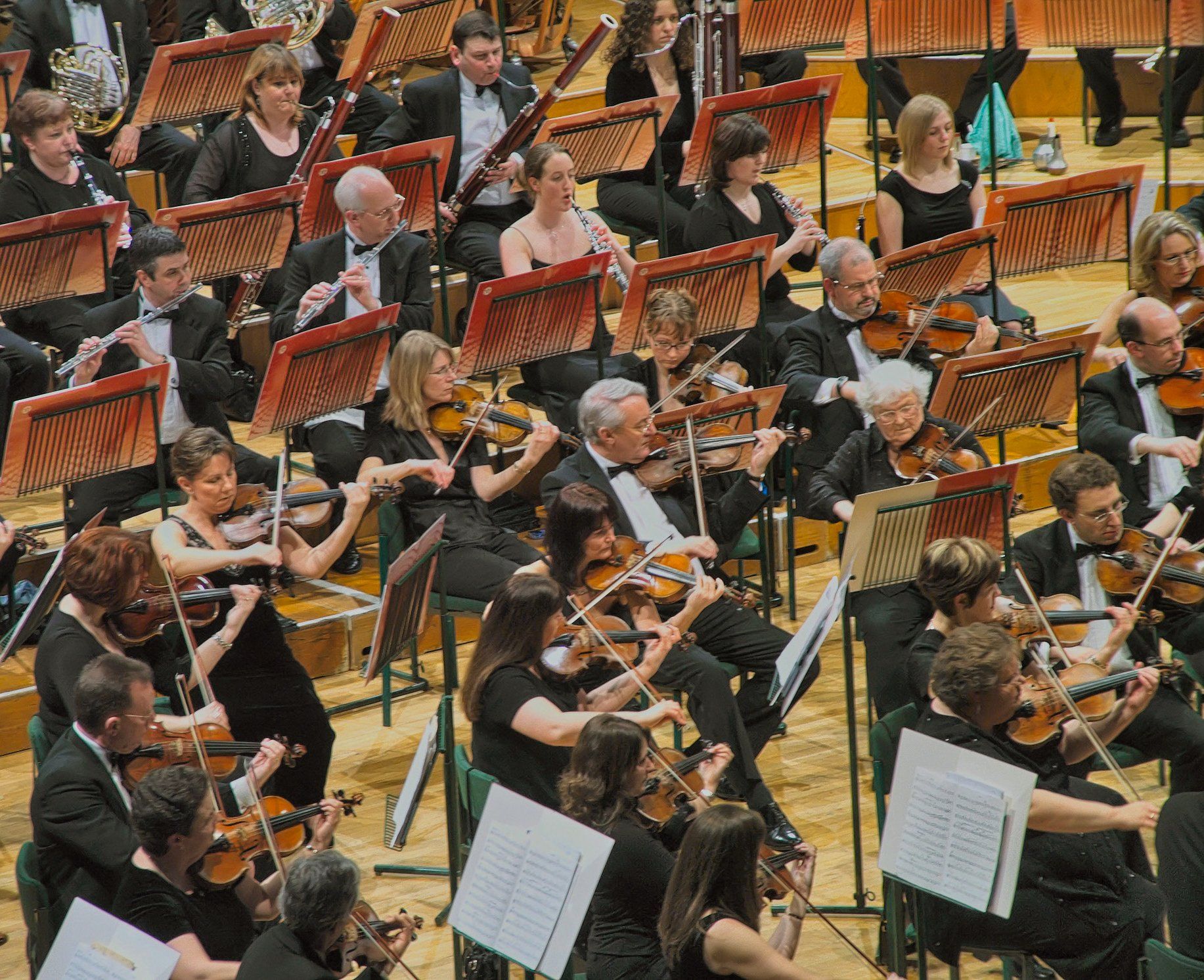 Second violins and woodwind players