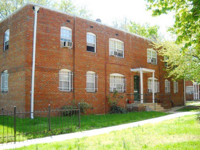Danbury Apartments