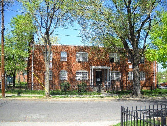 Danbury Apartments