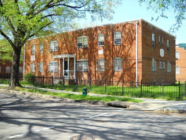 Danbury Apartments