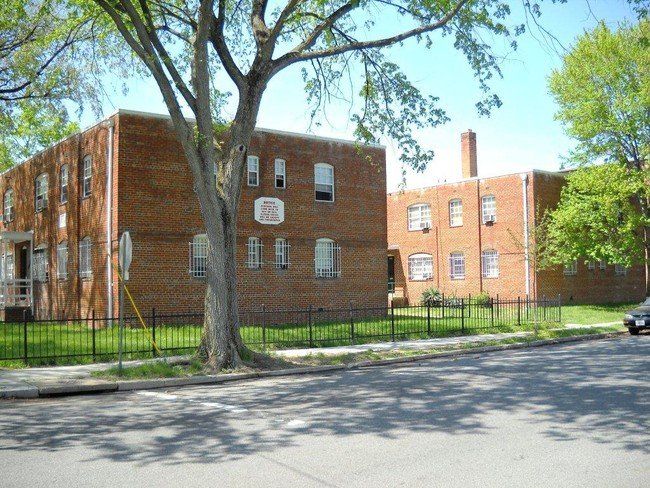 Danbury Apartments