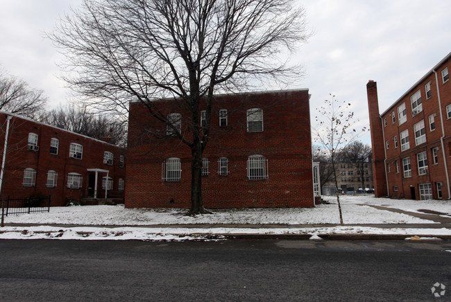 Danbury Apartments