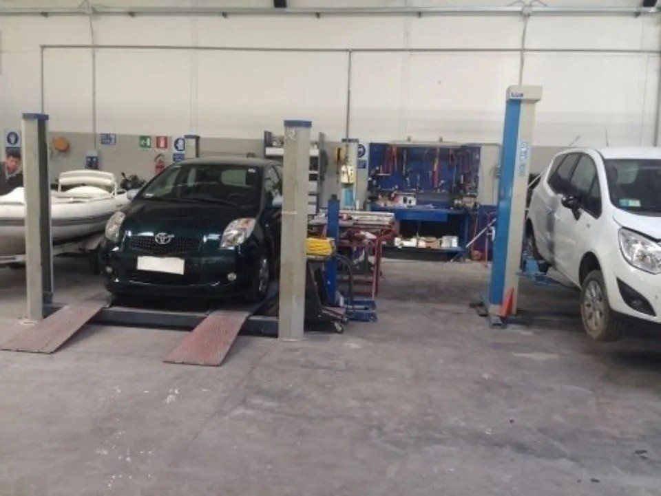 Interno carrozzeria 2