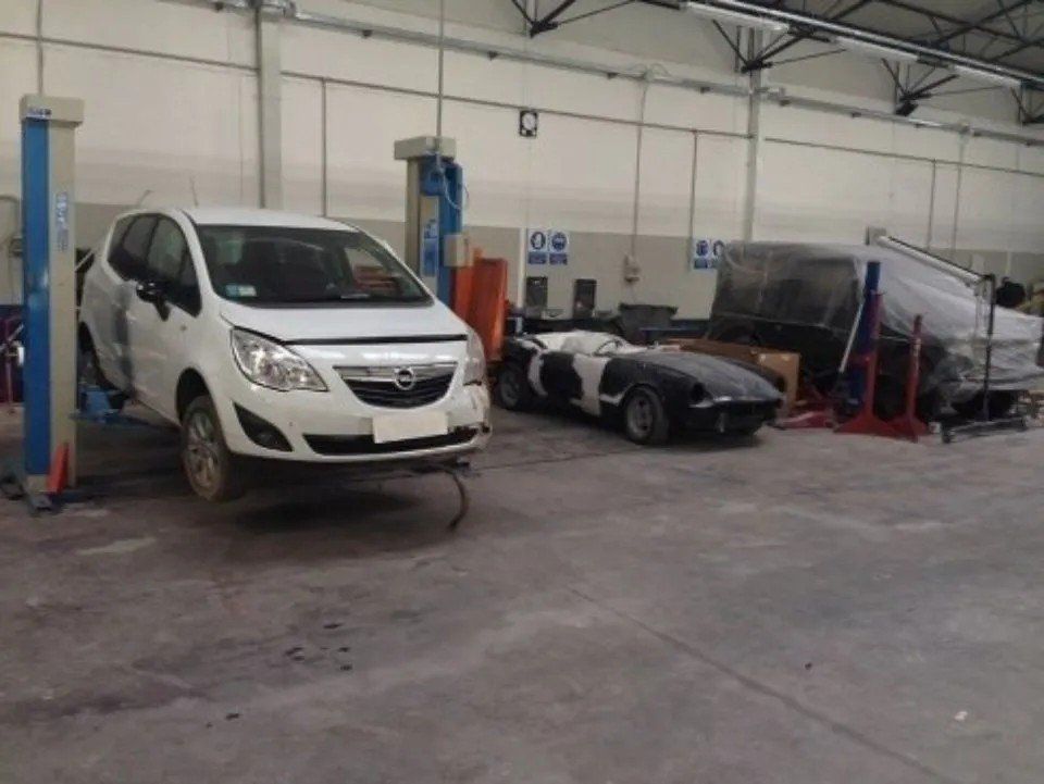 Interno carrozzeria 4
