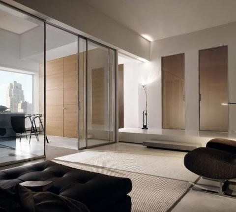 Salone con porte a vetri