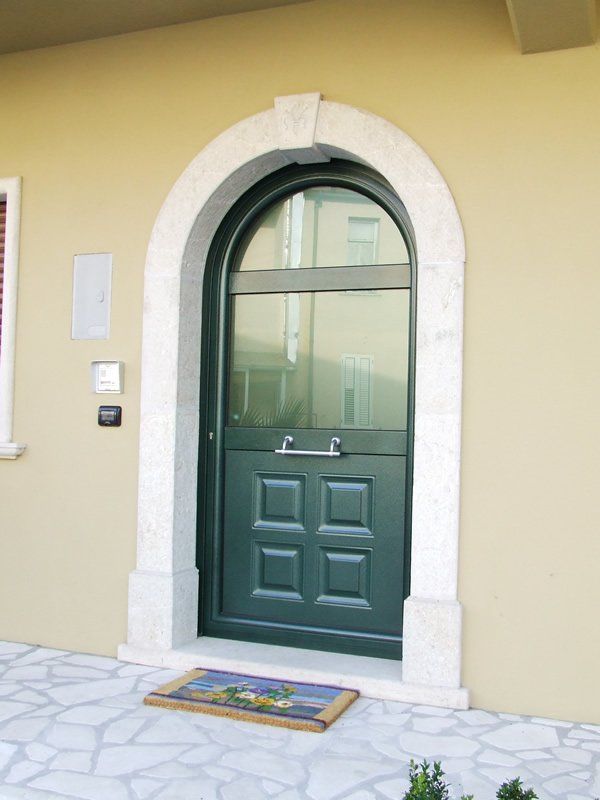 Portoncino ad arco color verde foglia