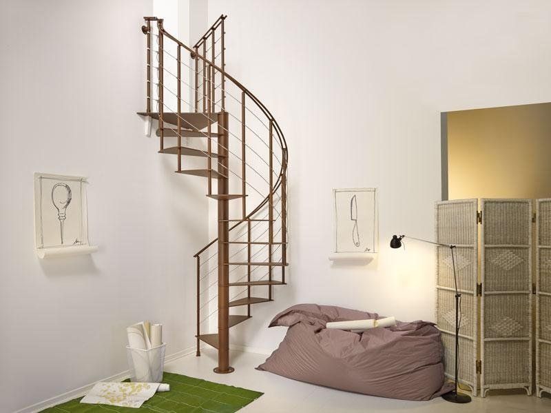 Scala interna a chioccola in legno