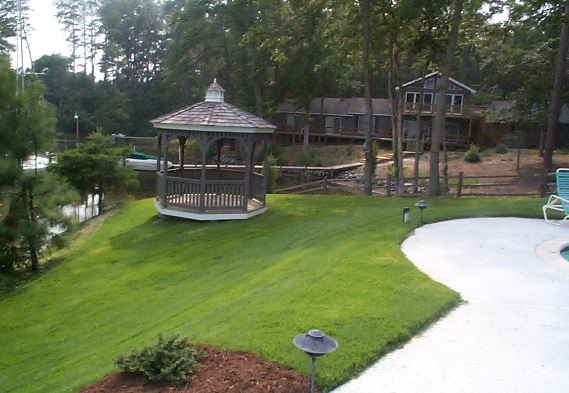 Patios Maintenance — Small Patio On Grass in Shacklefords, VA
