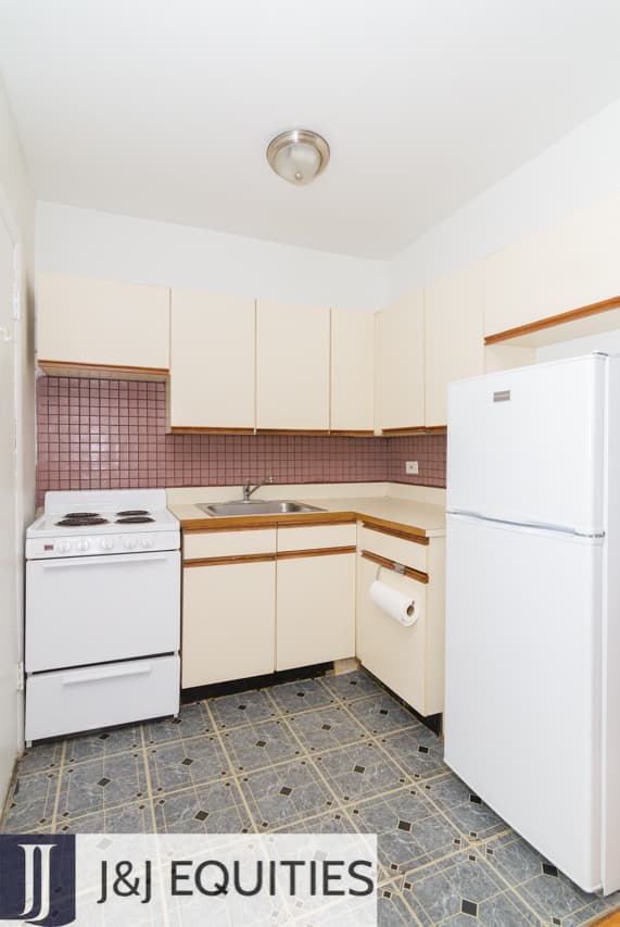 4501 N. Malden (4503-3C)