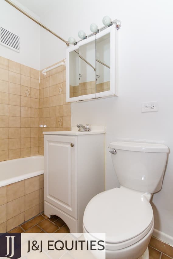 4501 N. Malden (4503-3C)