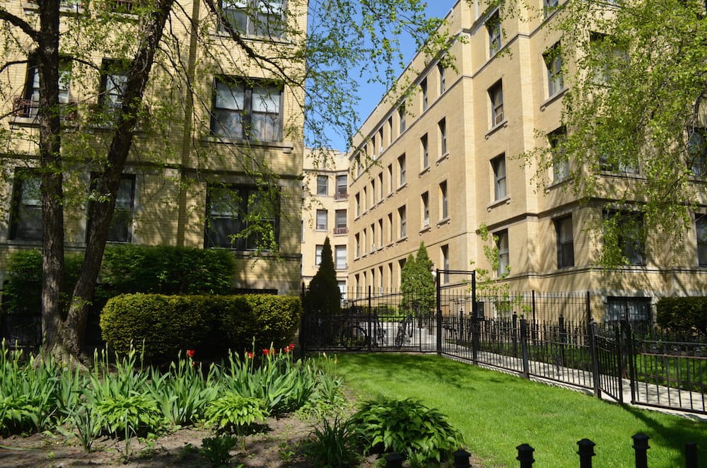 4600-4608 N. Beacon St. Exterior