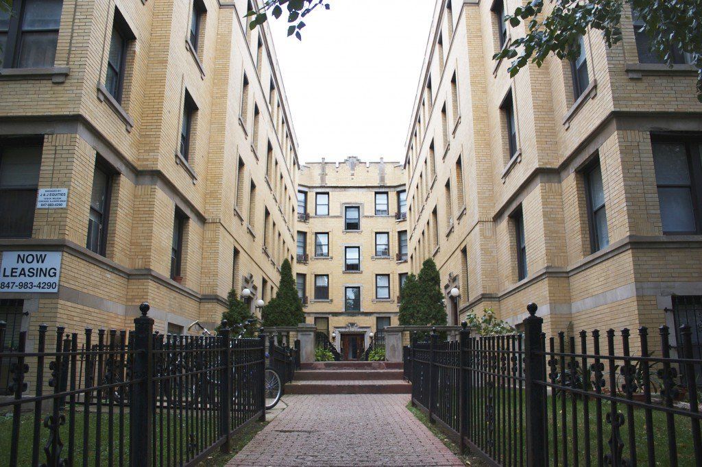 4600-4608 N. Beacon St. Exterior