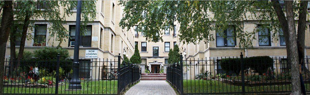 4600-4608 N. Beacon St. Exterior