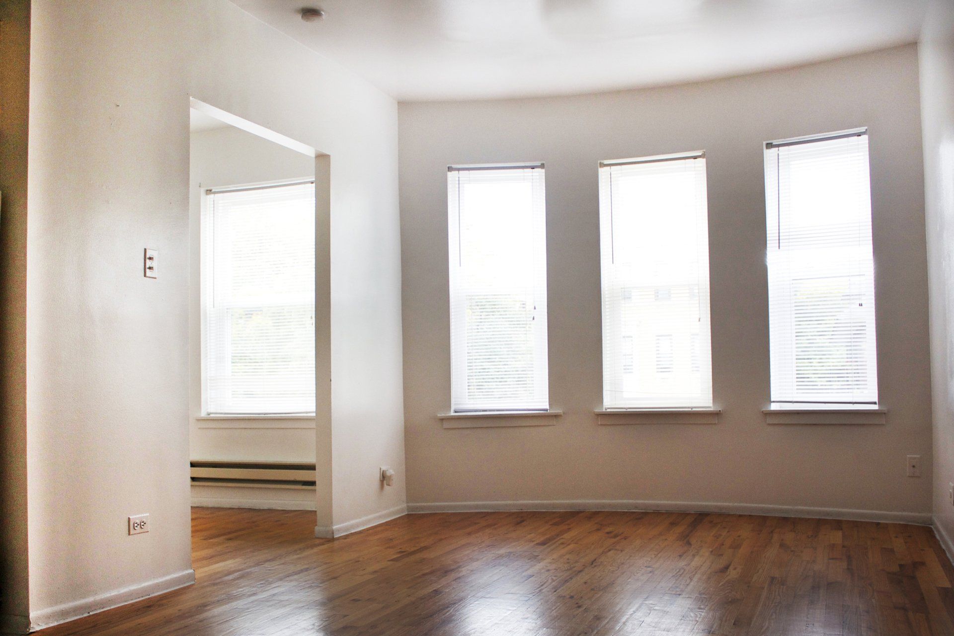 4501-4515 N. Malden St. Interior