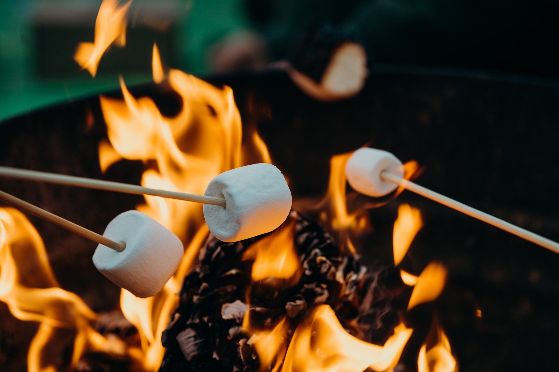 Campfire Marsh Mallows at The Three Horseshoes
