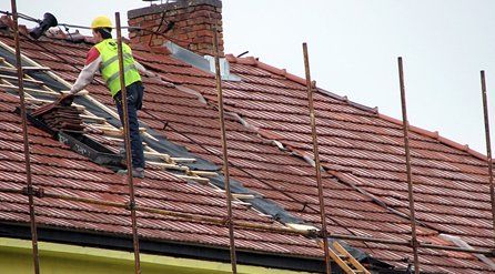 fitting roofing slats and rosemary tiles