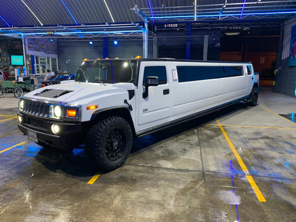 Limosina Hummer III para celebraciones en Guatemala