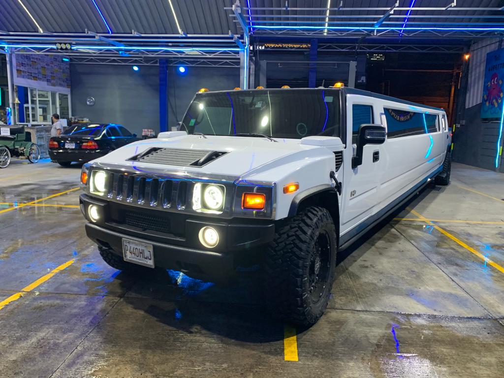 Limosina Hummer III para celebraciones en Guatemala