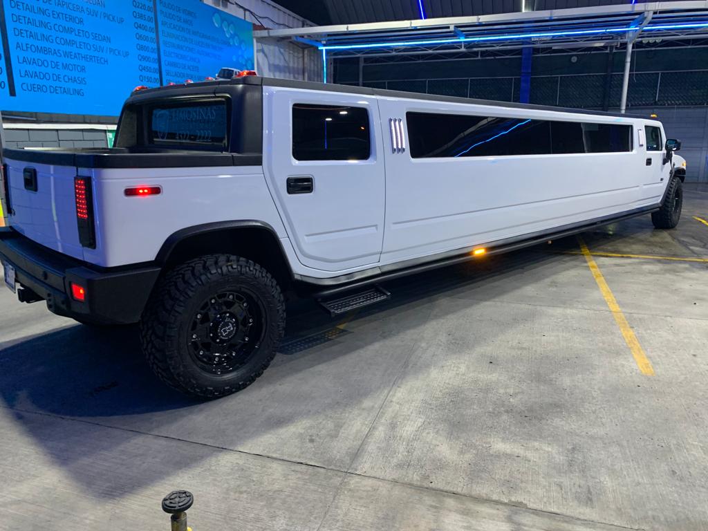 Limosina Hummer III para celebraciones en Guatemala