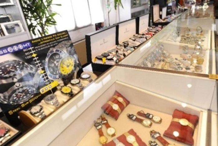 bacheche con orologi