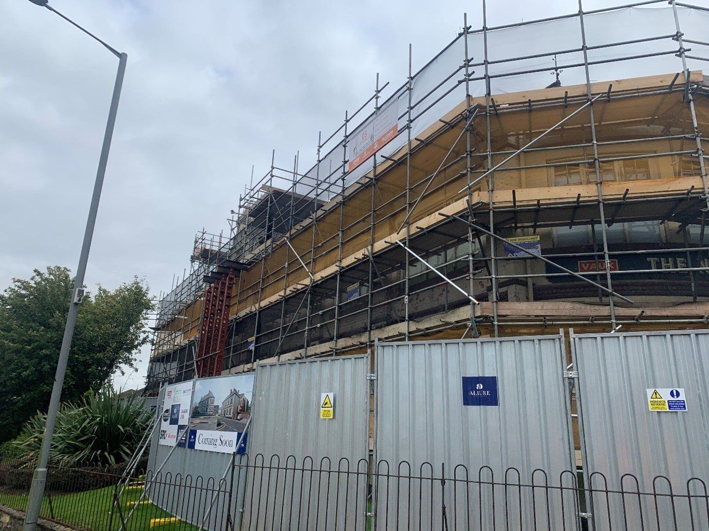 Commercial job Scaffold for the renovation of a large pub/hotel into apartments